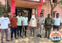 11 वर्षांपासून खुनाच्या गुन्ह्यांमध्ये पाहिजे असलेल्या नक्षल समर्थक आरोपीस गडचिरोली पोलीसांनी घेतले ताब्यात. 📍खुन,खुनाचा प्रयत्न,शासकिय सेवकावर हल्ला याप्रकारच्या विविध गुन्ह्रांमध्ये आरोपीचा होता प्रत्यक्ष सहभाग.